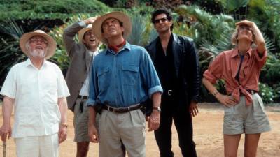 Jeff Goldblum and Sam Neill Recreate Iconic 'Jurassic Park' Scene as They Film 'Jurassic World': Watch - www.etonline.com