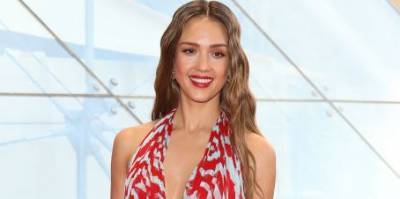 Jessica Alba Was Told to Not Look the 'Beverly Hills, 90210' Cast in the Eye While Filming - www.cosmopolitan.com - Beverly Hills