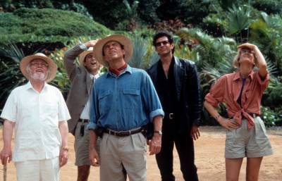 Jeff Goldblum And Sam Neill Recreate Iconic ‘Jurassic Park’ Scene As They Film ‘Jurassic World’ - etcanada.com