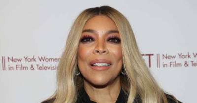 Wendy Williams shows of her real hair in throwback photos and fans go crazy - www.msn.com