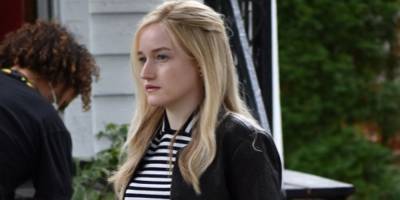 Julia Garner Gets Into Character as Anna Delvey for 'Inventing Anna' TV Series in NYC - www.justjared.com - New York