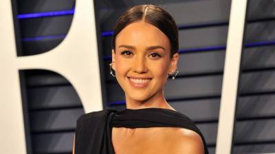Jessica Alba reveals she couldn’t 'make eye contact' with the 'Beverly Hills, 90210' cast while on set - www.foxnews.com