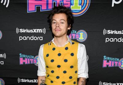 Harry Styles Debuts A New Haircut And It Has Twitter Going Crazy - etcanada.com - Los Angeles