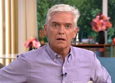 Phillip Schofield risks feud with Eamonn Holmes due to blunder in his new book - evoke.ie