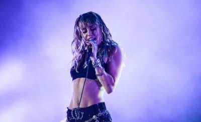 Miley Cyrus covers The Cranberries and The Cure at Save Our Stages Fest - www.thefader.com