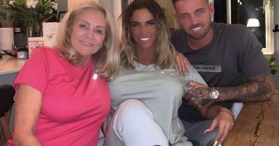Katie Price ‘in hurry to marry Carl Woods’ so terminally ill mum Amy can ‘see happy ending’ - www.ok.co.uk