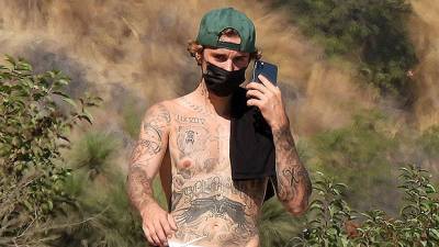 Justin Bieber Looks Buff While Hiking Shirtless In LA: Plus 17 More Times He’s Flaunted His Muscles - hollywoodlife.com