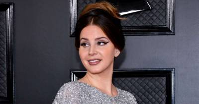 Lana Del Rey criticised for wearing mesh face mask at fan meet and greet in LA - www.msn.com