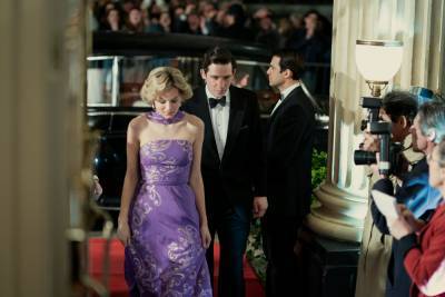 ‘The Crown’ Gives First Look At Princess Diana’s Wedding Dress - etcanada.com