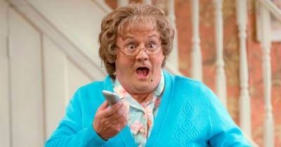 Mrs Brown's Boys 'in crisis' after two stars quit amid row over pay - www.dailyrecord.co.uk
