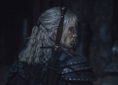 PICS: First look at muscly Henry Cavill in The Witcher season two - evoke.ie - Britain