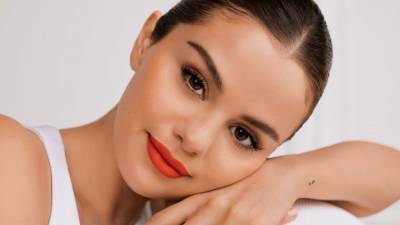 Selena Gomez's Rare Beauty Makeup Line Is at Sephora! - www.etonline.com