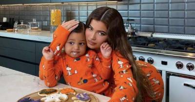 Kylie Jenner shares look inside her amazing kitchen in adorable cooking video with daughter Stormi - www.msn.com