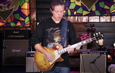 Watch Jason Isbell play Led Zeppelin riffs on his prized 1959 Gibson Les Paul at Guitar.com Live - www.nme.com - Nashville