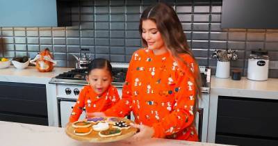 Kylie Jenner Bakes Cookies With Daughter Stormi, Reveals What They’re Going to Be for Halloween - www.usmagazine.com