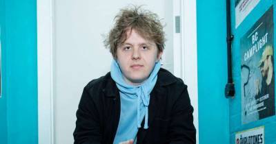 9 things we love about Scotland's sweetheart Lewis Capaldi - www.msn.com - Britain - Scotland - USA