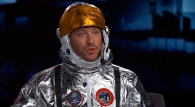 Armie Hammer Dresses In Astronaut Suit To Be Jimmy Kimmel’s First In-Studio Guest Since March - etcanada.com