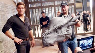 'Jurassic World: Dominion' Pauses Production for 2 Weeks After Positive COVID Tests - www.etonline.com