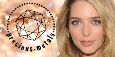 Jessica Rothe's Jewelry Collection Has So Much ﻿Sentimental Value - www.marieclaire.com