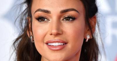 Michelle Keegan looks ultra glam in behind-the-scenes snap showing 1950s hair makeover - www.ok.co.uk