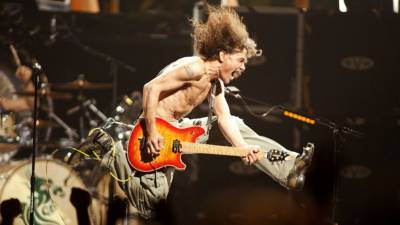 Guitar rock legend Eddie Van Halen dies of cancer at 65 - abcnews.go.com - New York