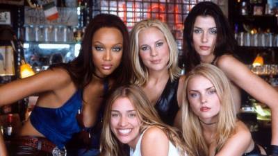 Tyra Banks Hints That a 'Coyote Ugly' Reboot Is In The Works - www.etonline.com - New York