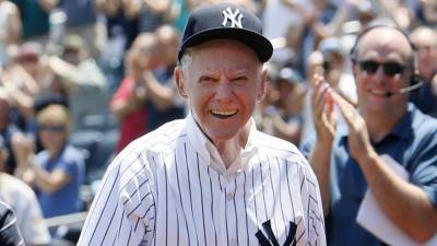 Whitey Ford, Yankees Legend and Hall of Fame Pitcher, Dies at 91 - www.etonline.com