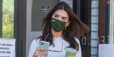 Pregnant Emily Ratajkowski Shows Off Her Baby Bump During Juice Run - www.justjared.com - New York - Los Angeles - Los Angeles