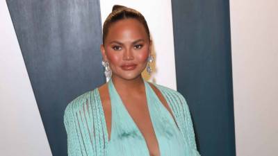 Watch Chrissy Teigen’s Daughter Luna Sweetly Honor Baby Jack After His Ashes Are Brought Home - www.etonline.com