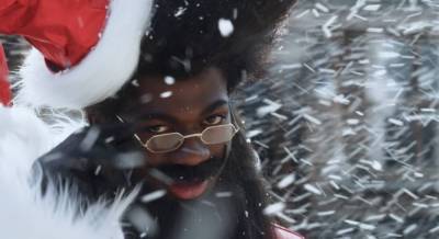 Lil Nas X becomes Santa in the trailer for new song “Holiday” - www.thefader.com - Santa - New Orleans - county Bay