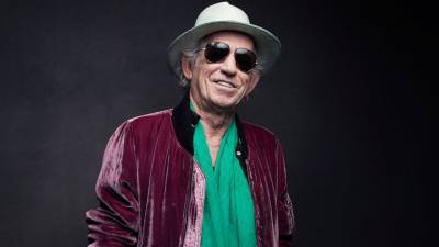 Rolling with it, Keith Richards is chilling in the garden - abcnews.go.com