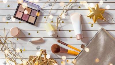 The Best Christmas Gifts for Beauty Lovers at Amazon -- OPI, Tarte, Nanette Lapore & More - www.etonline.com