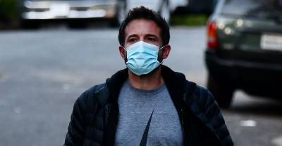 Ben Affleck Stays Safe in a Face Mask While On a Morning Walk - www.justjared.com - Los Angeles