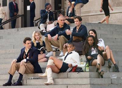 PICS: Gossip Girl reboot filming kicks off on steps of the Met in New York - evoke.ie - New York
