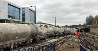 Derailed train at Sheffield station causing major rail disruption across the north - www.manchestereveningnews.co.uk - Manchester