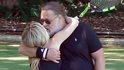 Russell Crowe Kisses Former Co-Star Britney Theriot - www.justjared.com - Australia - New York