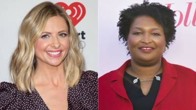 Sarah Michelle Gellar Reacts to Stacey Abrams Tweeting About the 'Buffy' Love Triangle - www.etonline.com