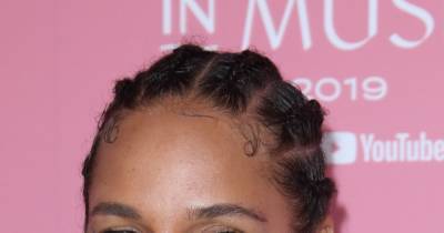 Alicia Keys was 'addicted' to makeup, then she quit - www.wonderwall.com - Britain