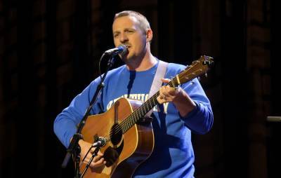 Sturgill Simpson performs ‘Breakers Roar’ and talks John Prine on ‘Colbert’ - www.nme.com - Nashville