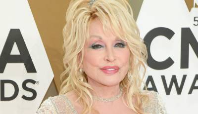 Dolly Parton Says She'll Look As Young as Her Plastic Surgeons Will Allow Her To - www.justjared.com