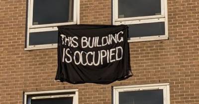 Students 'occupy' University of Manchester building in protest over rent - www.manchestereveningnews.co.uk - Manchester