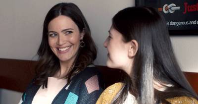 How Pregnant Mandy Moore Is Hiding Her Baby Bump on ‘This Is Us’ - www.usmagazine.com - state New Hampshire