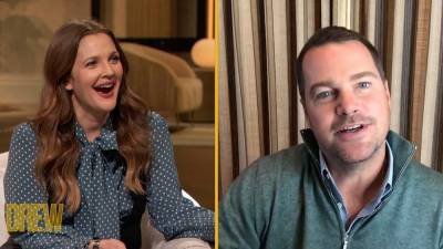 Drew Barrymore Reunites With Her 'Mad Love' Co-Star Chris O'Donnell 25 Years Later - www.etonline.com - Seattle