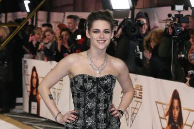 Kristen Stewart struggled to keep up with comedy stars on Happiest Season - www.hollywood.com