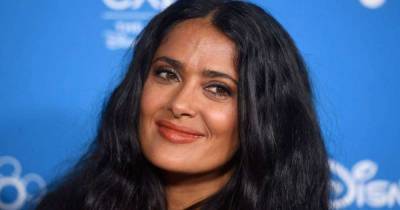 Salma Hayek shows off her toned abs in throwback photo which divides fans - www.msn.com - Mexico