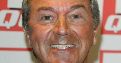 Des O'Connor dies aged 88 - tributes paid to 'ultimate entertainer' - www.manchestereveningnews.co.uk