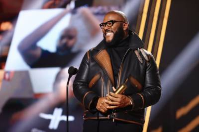 Tyler Perry Delivers Inspiring Message Of Perseverance During People’s Choice Awards Acceptance Speech - etcanada.com - California