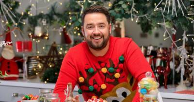 Jason Manford talks taking over from Ralf Little on Death in Paradise one day - www.msn.com