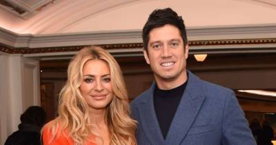 Strictly's Tess Daly shares rare picture of daughters to celebrate husband Vernon Kay joining I'm a Celebrity - www.msn.com