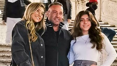 Joe Giudice Majorly Fails While Attempting TikTok Dance With Daughters Gia, 19 Milania, 14 - hollywoodlife.com - Italy